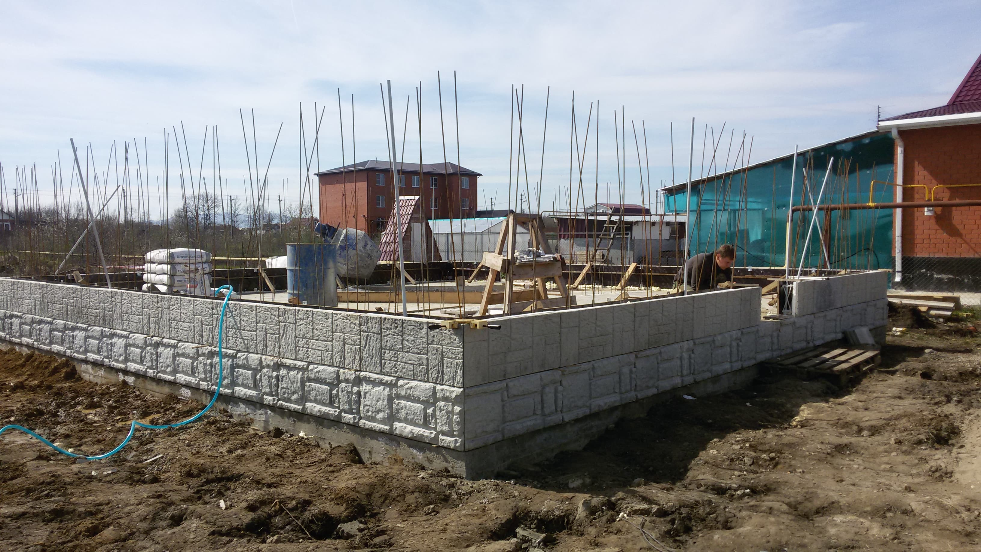 Установка и выравнивание внутренней съёмной опалубки